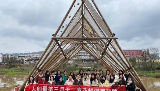 人間最美三月天，春花爛漫展新顏 市數據集團工會開展“3.8婦女節”主題DIY活動